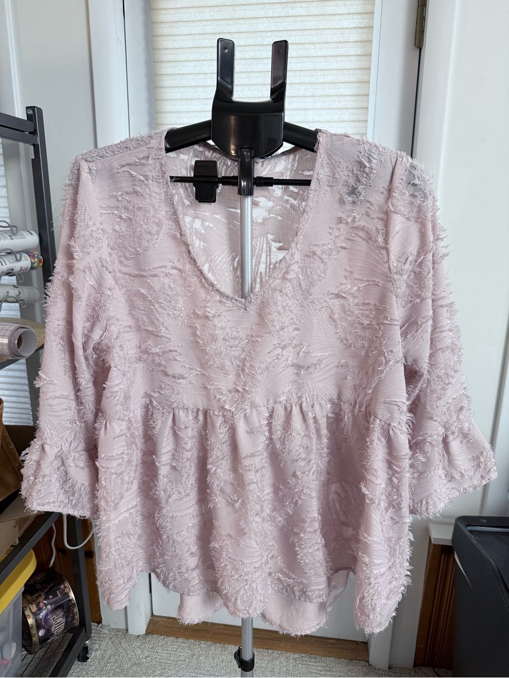 Vine & Love Pale lavender Blush Textured V-Neck babydoll Peplum Tunic L sheer